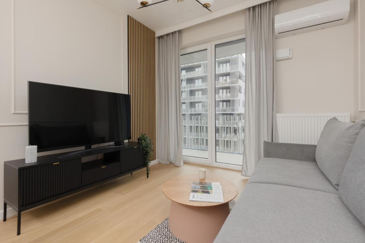 Wola Spacious Flat With Air Conditioning & Balcony By Noclegi Renters Warschau Buitenkant foto