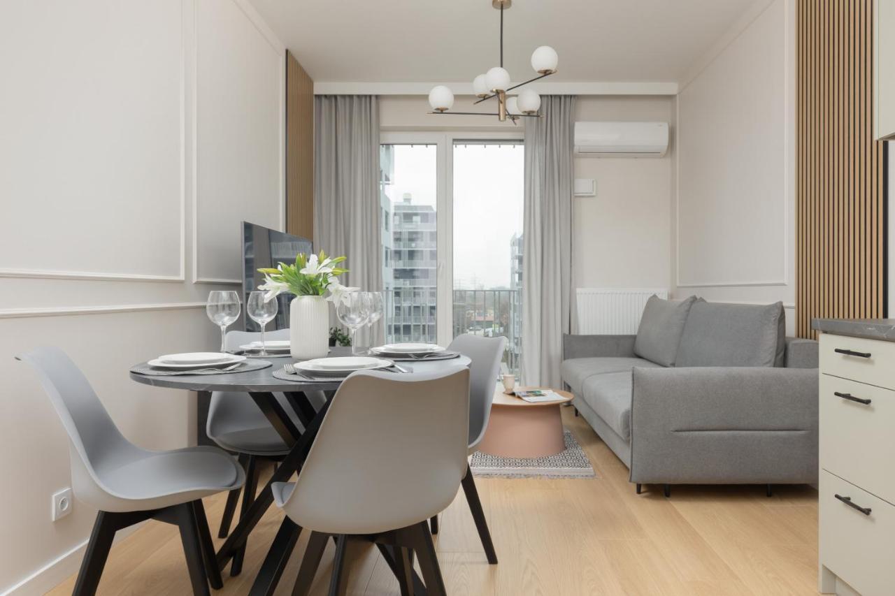 Wola Spacious Flat With Air Conditioning & Balcony By Noclegi Renters Warschau Buitenkant foto
