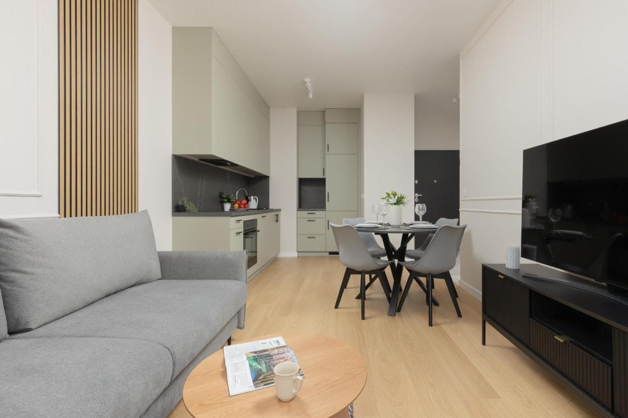 Wola Spacious Flat With Air Conditioning & Balcony By Noclegi Renters Warschau Buitenkant foto