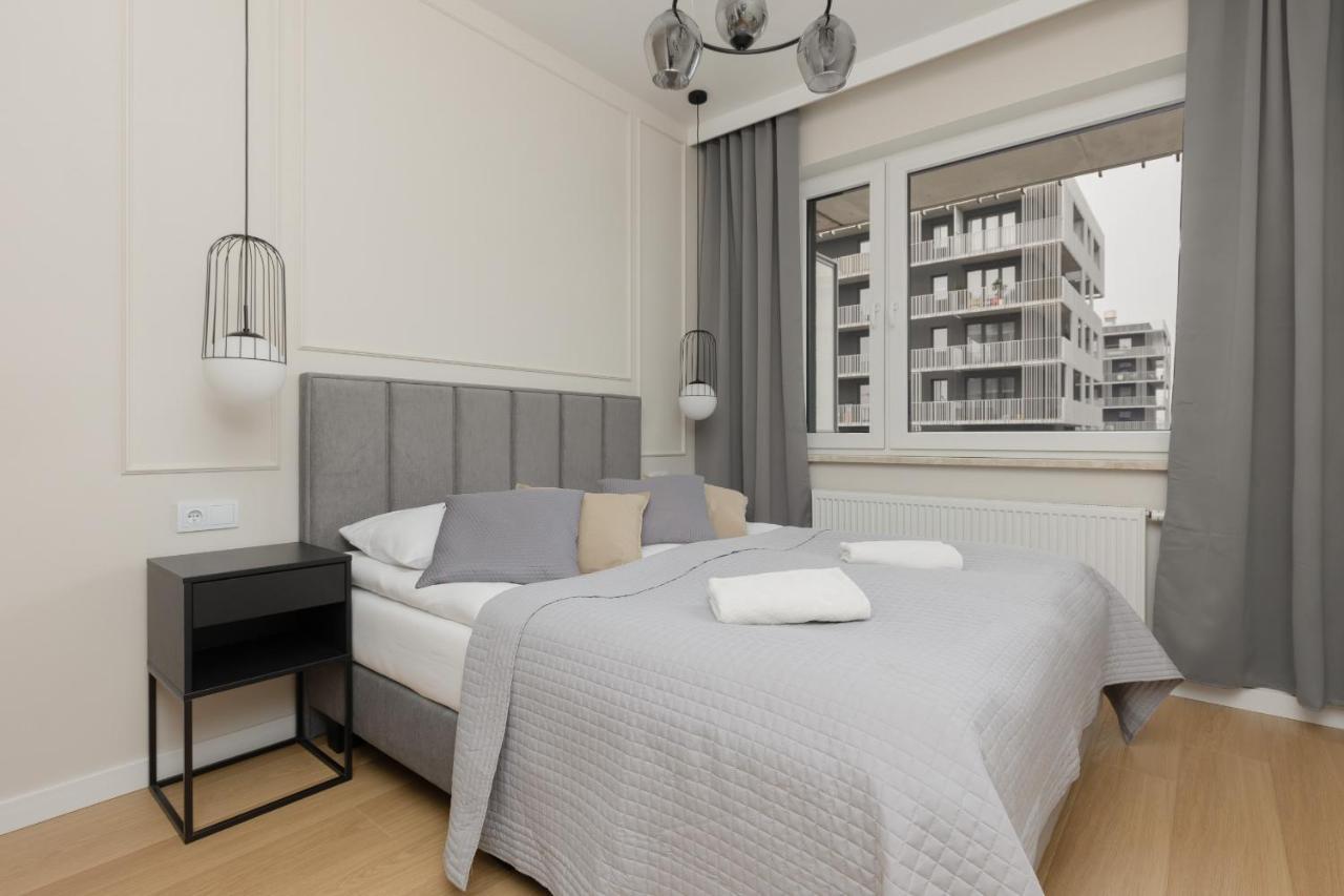 Wola Spacious Flat With Air Conditioning & Balcony By Noclegi Renters Warschau Buitenkant foto